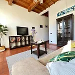 Luxurious View On Santa Croce