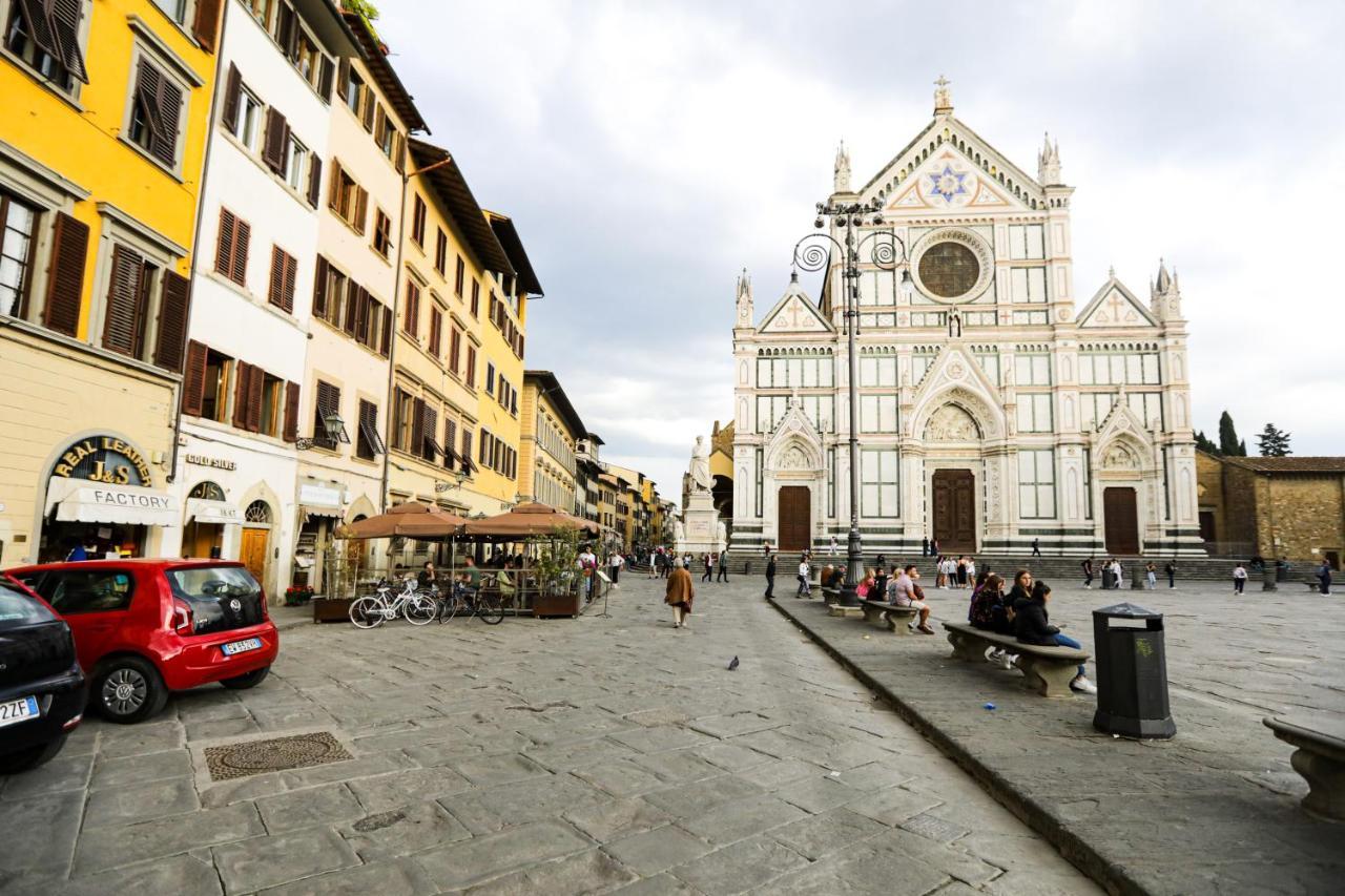 Luxurious View On Santa Croce Apartment Florence
