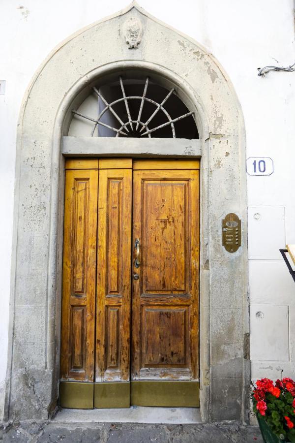 Luxurious View On Santa Croce Florencia